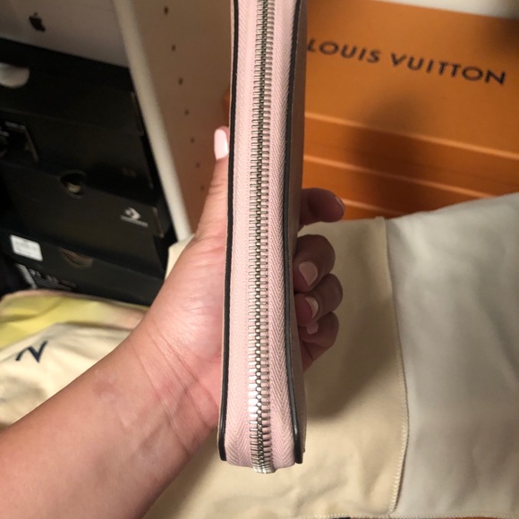 🌸LV Monogram Mahina Mahina Wallet🌸 - Picture 3 of 8